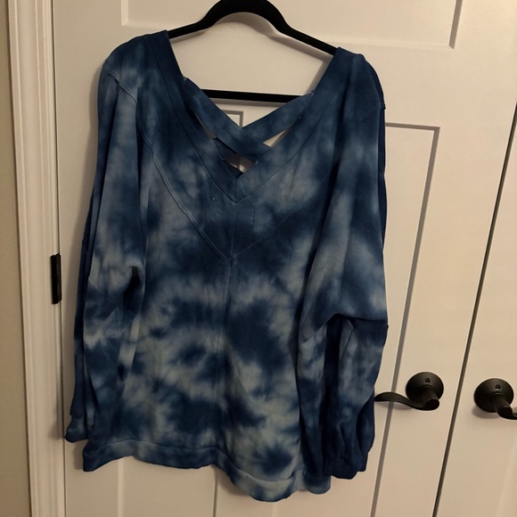 Comfy, cozy, sweatshirt project brand, criss cross back, plus, XL, beach nights - Picture 5 of 7